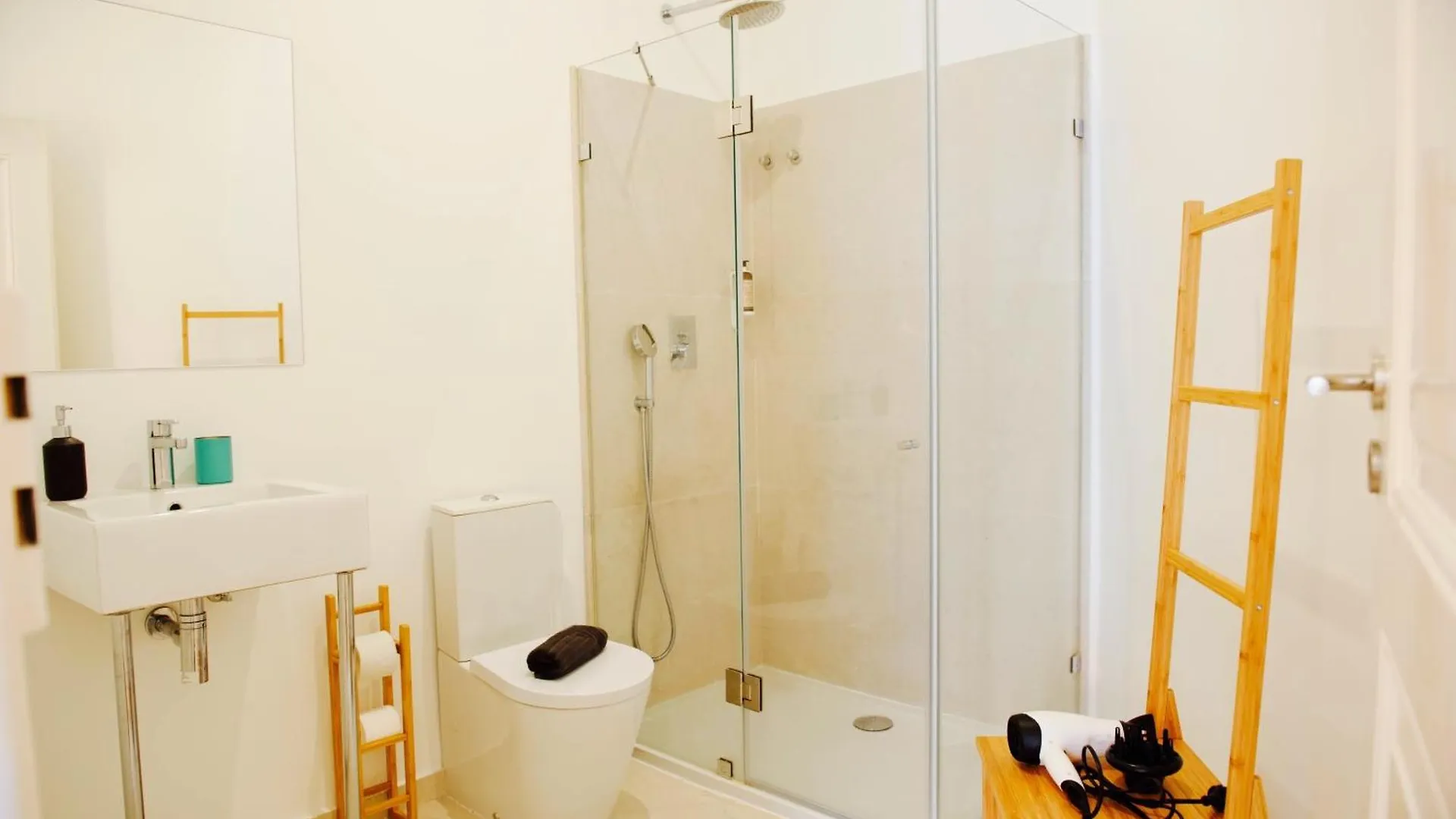 Beautiful Dreamers - At Avenida Cr3D Lisboa Apartman